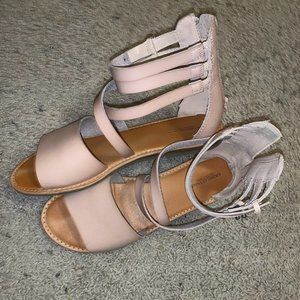 American Eagle sandals